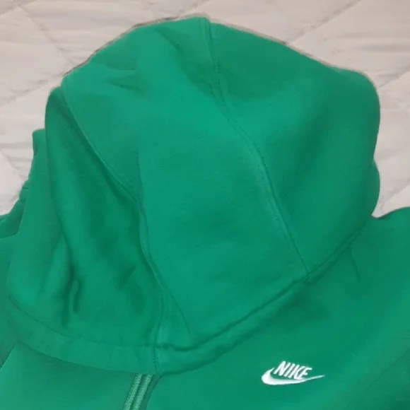 Nike Club Men's Fleece Pullover Green Hoodie - Picture 15 of 16
